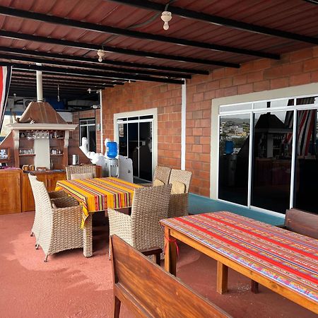 Hostal Cattleya Puerto Baquerizo Moreno Bagian luar foto