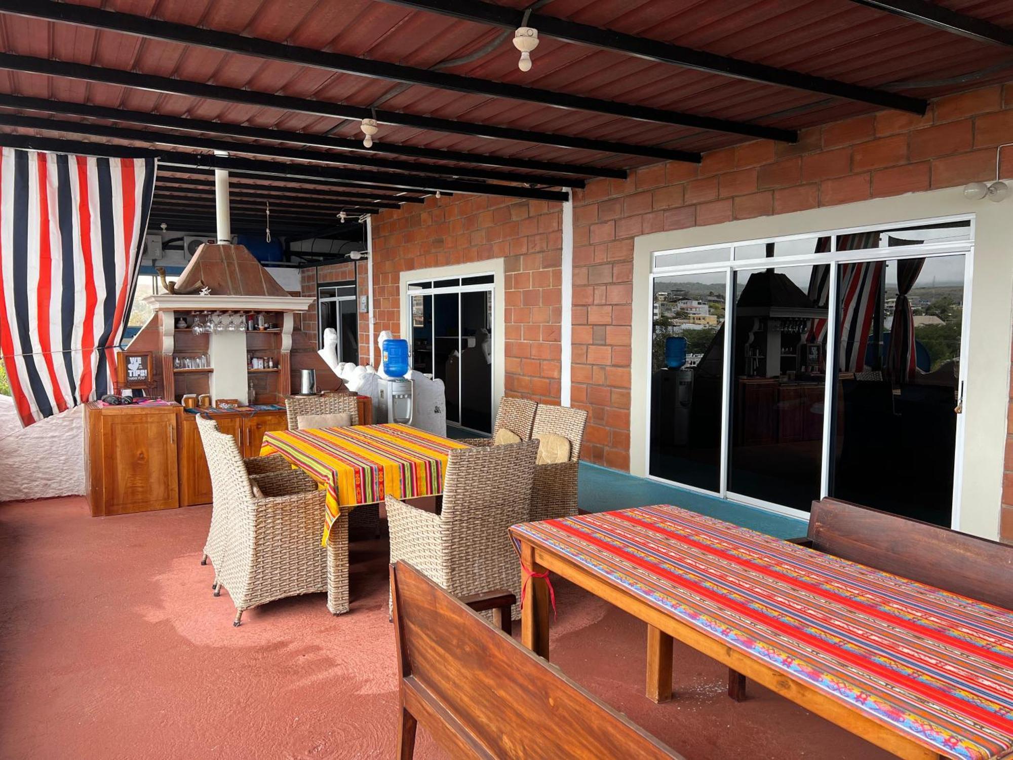 Hostal Cattleya Puerto Baquerizo Moreno Bagian luar foto