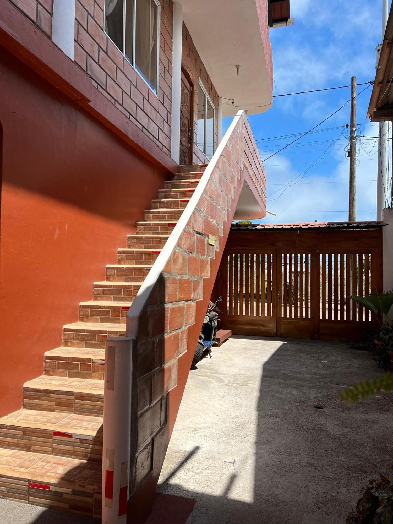 Hostal Cattleya Puerto Baquerizo Moreno Bagian luar foto