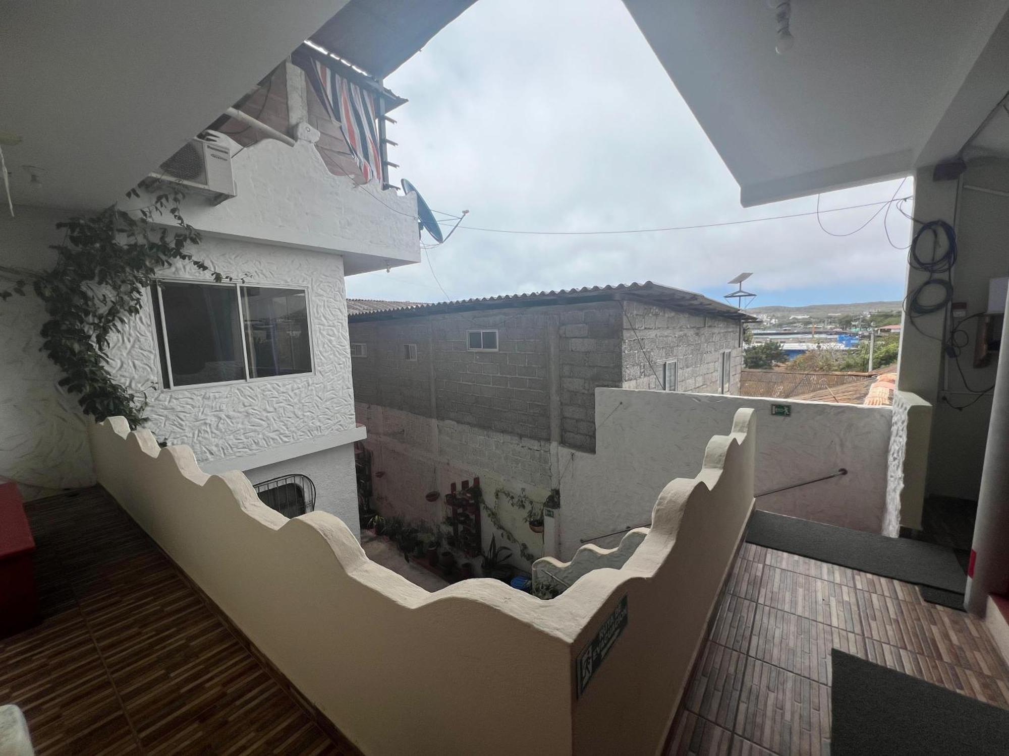 Hostal Cattleya Puerto Baquerizo Moreno Bagian luar foto