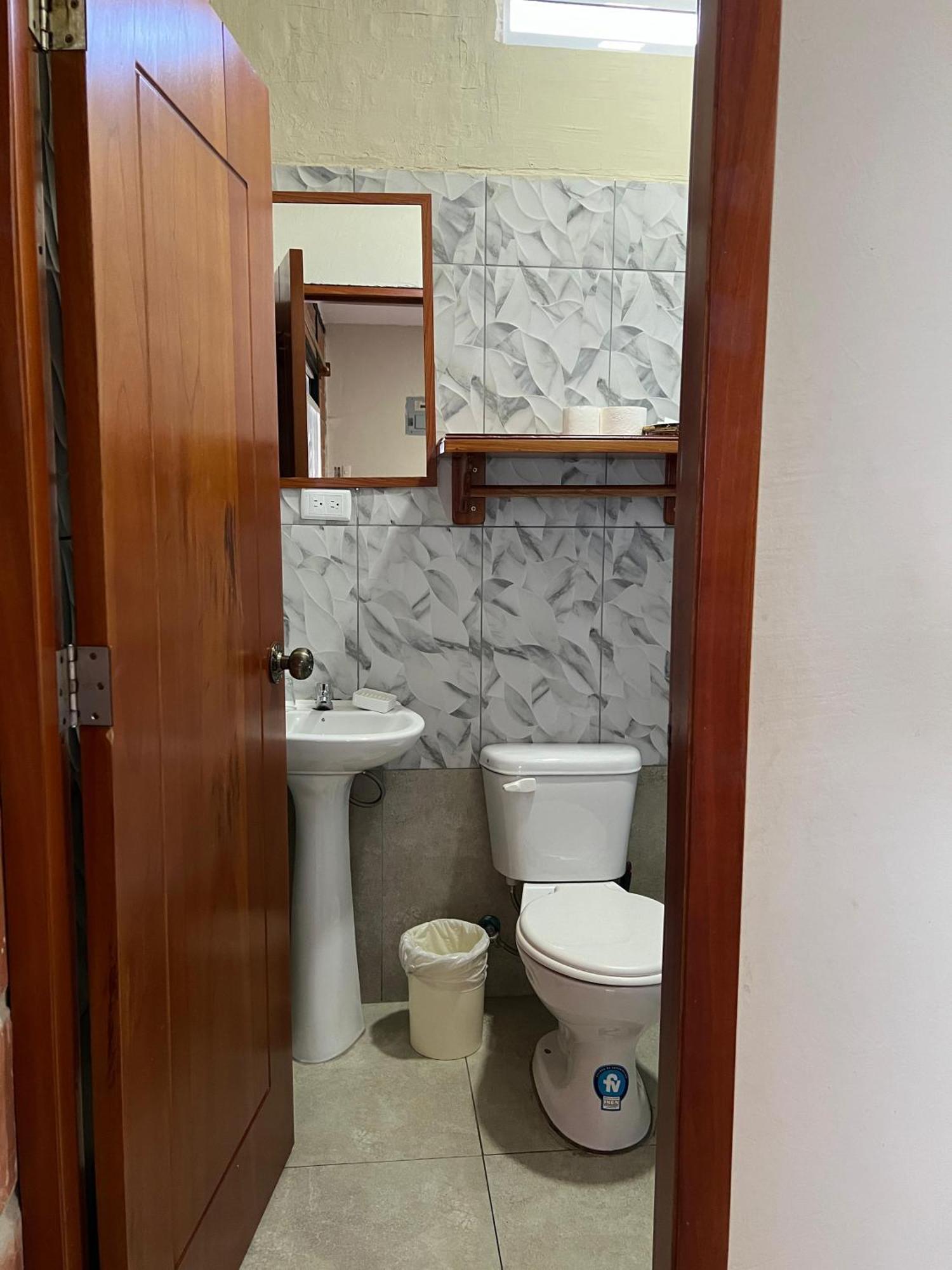 Hostal Cattleya Puerto Baquerizo Moreno Bagian luar foto