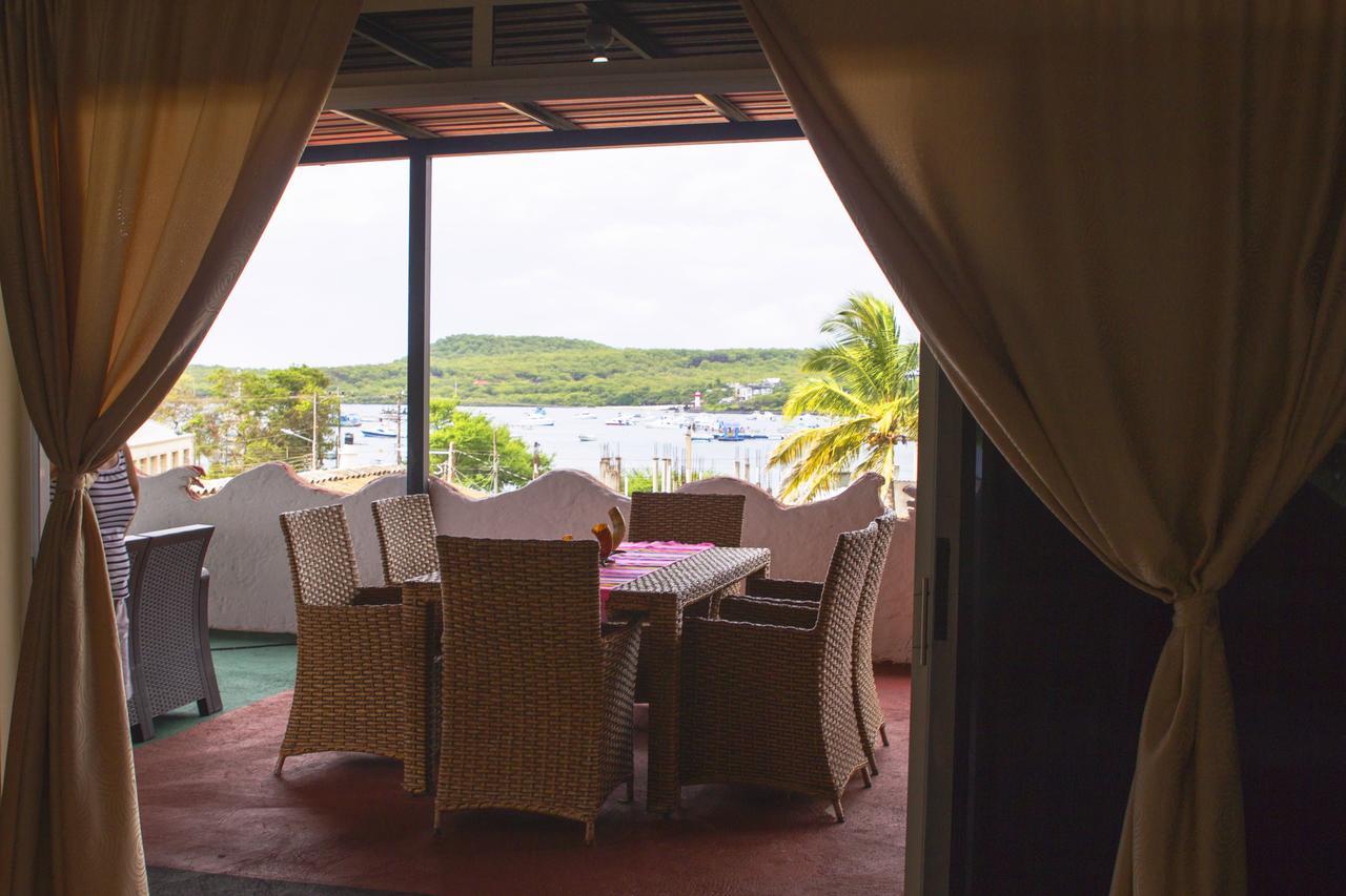 Hostal Cattleya Puerto Baquerizo Moreno Bagian luar foto